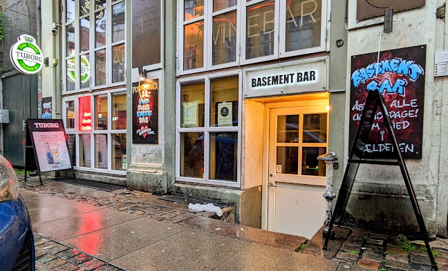 Basement Bar – Anmeldelser, Adresser & Åbningstider