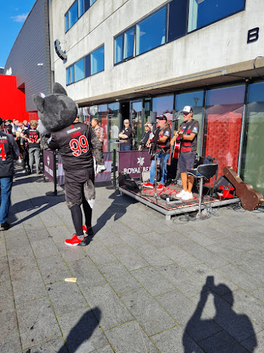 Black Wolves – Anmeldelser, Adresser & Åbningstider