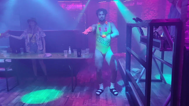 Crazy Daizy Odder - Bar, diskotek, natklub – Anmeldelser, Adresser & Åbningstider