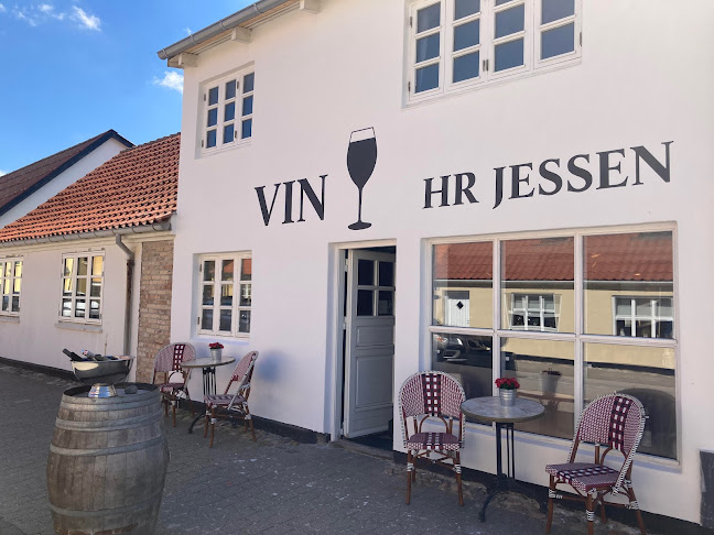 Hr Jessen – Anmeldelser, Adresser & Åbningstider