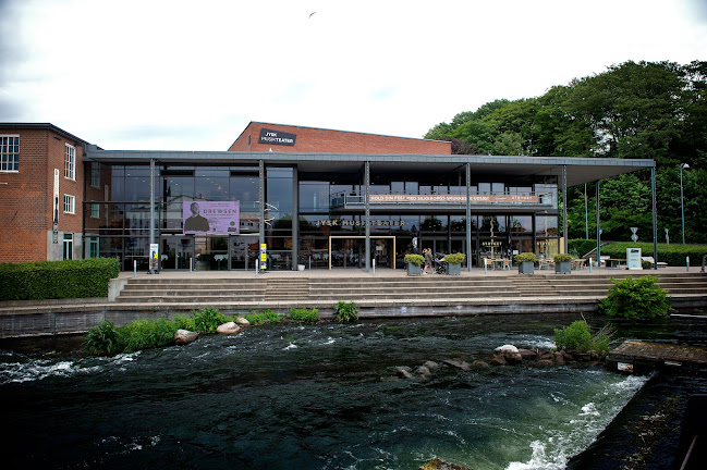 Jysk Musikteater – Anmeldelser, Adresser & Åbningstider