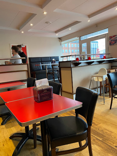 Kebab Palace – Anmeldelser, Adresser & Åbningstider