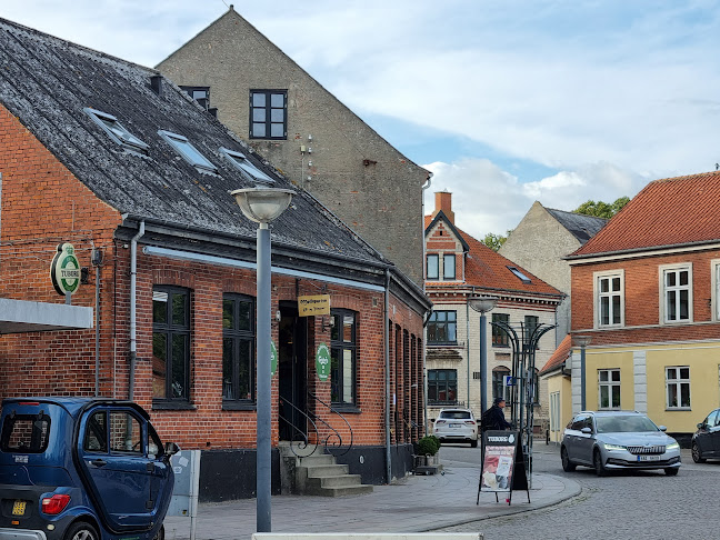 Mølleporten Øl- og Vinstue – Anmeldelser, Adresser & Åbningstider
