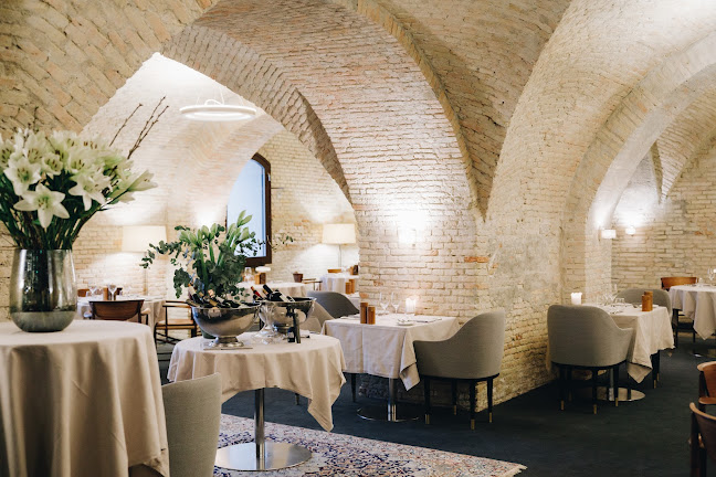 SALT bar og restaurant – Anmeldelser, Adresser & Åbningstider