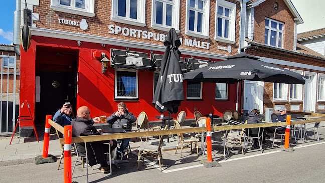 Sportspubben Målet – Anmeldelser, Adresser & Åbningstider